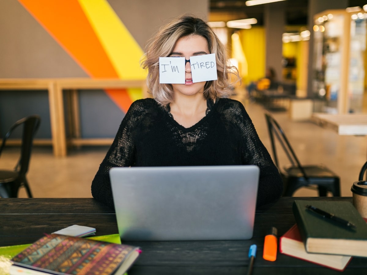 Struggling with tired eyes? Discover the best tools to combat eye strain from screens in 2024 and protect your vision with innovative solutions.